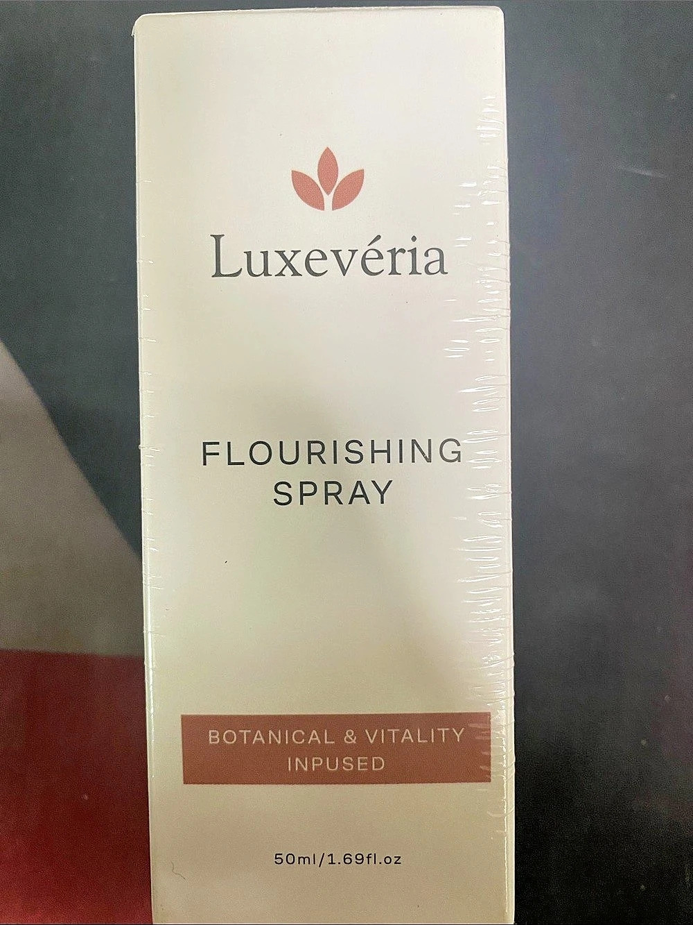 Luxevéria Flourishing Spray Botanical Vitality Spray NWT